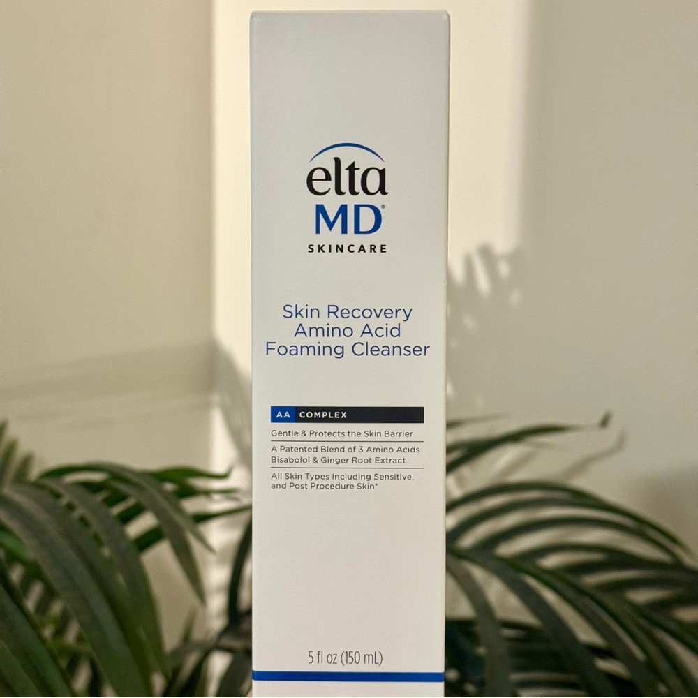 + FREE GIFT with Purchase! EltaMD Skin Recovery Cleanser - Sealed & New in Box